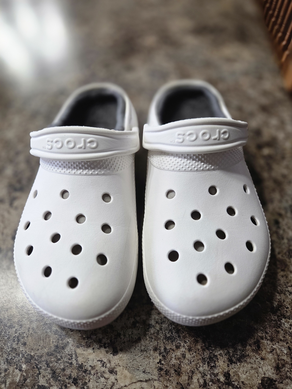 Crocs Dual Comfort White Fleece Lined Classic Clogs Women 9 Men 7